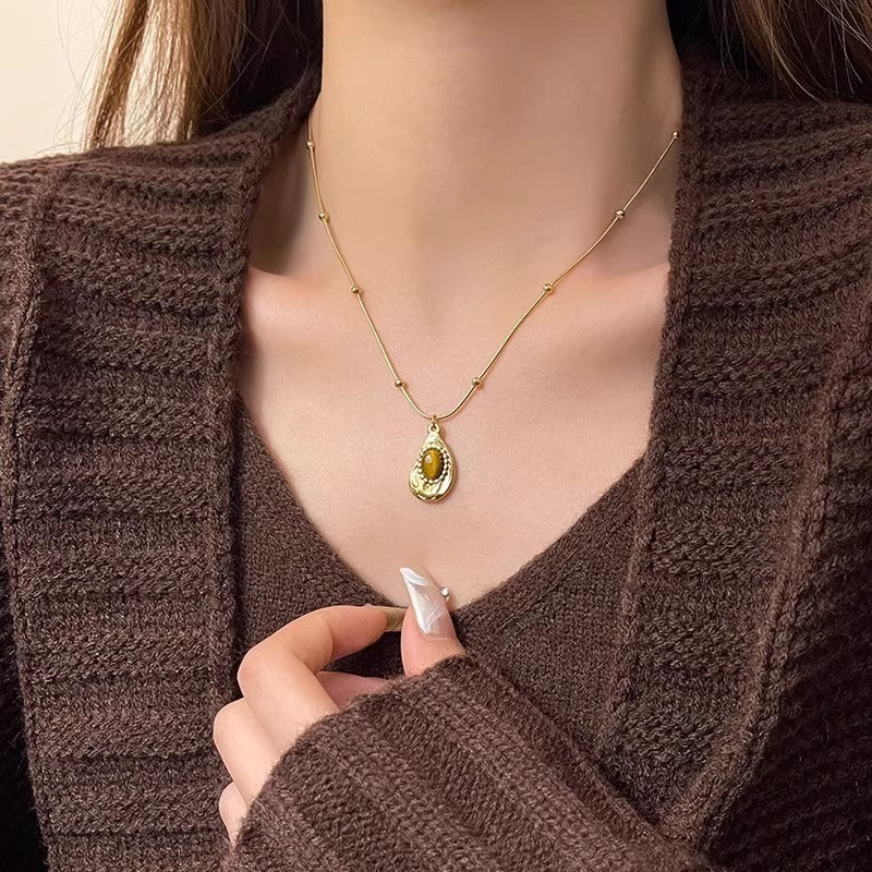 Amber Stone Necklace Retro Irregular Clavicle Chain Sweater Chain Women Fashion Jewelry